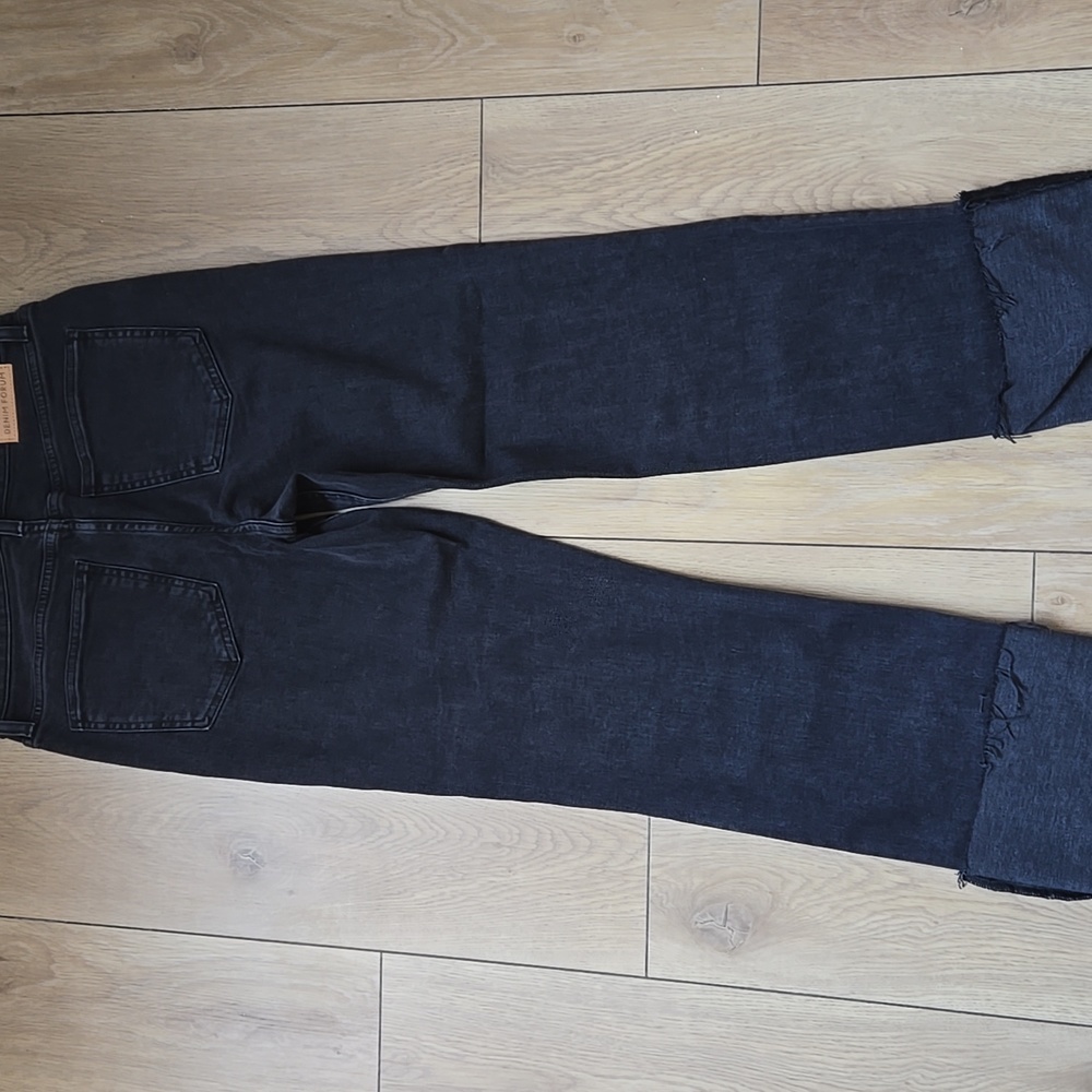Aritzia Black Straight Leg Women’s Jeans - Picture 11 of 12